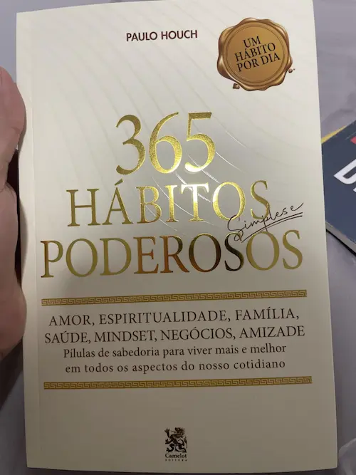 Livro 365 Hábitos Simples e Poderosos recebido pela leitora Graziella Mossambani
