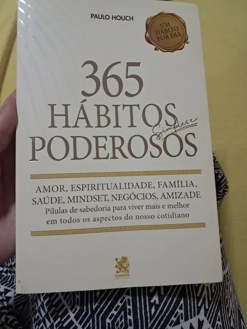 Livro 365 Hábitos Simples e Poderosos recebido pela leitora Vitória Maria Lopes